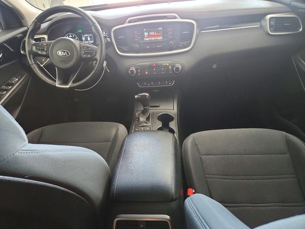 2016 KIA SORENTO L / LX