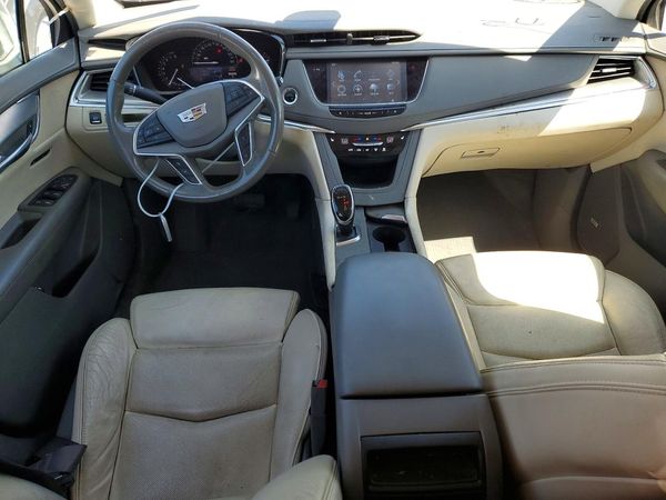 2017 CADILLAC XT5