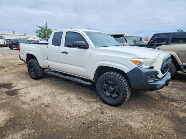 2017 TOYOTA TACOMA SR/SR5 — Passenger 3/4
