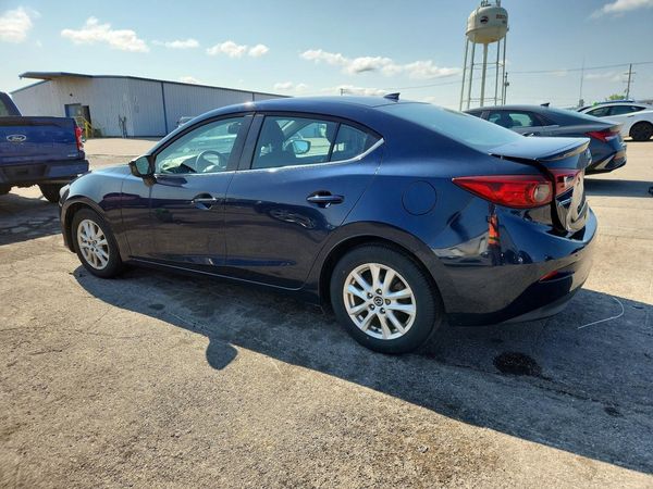 2016 MAZDA 3 SE