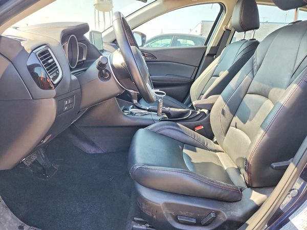 2016 MAZDA 3 SE