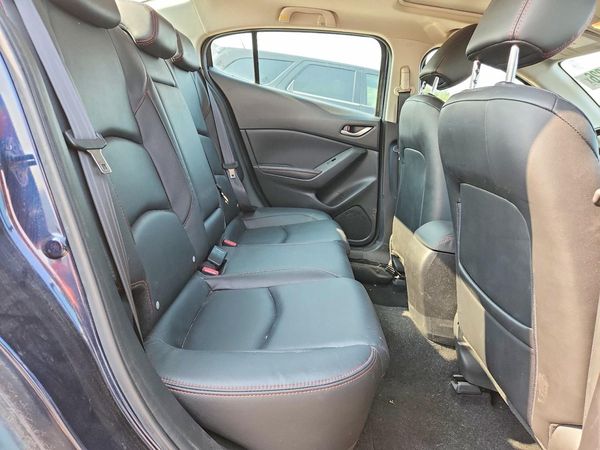 2016 MAZDA 3 SE