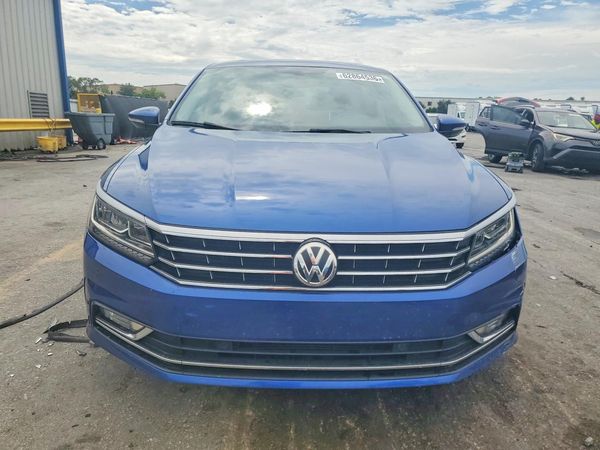 2017 VOLKSWAGEN PASSAT