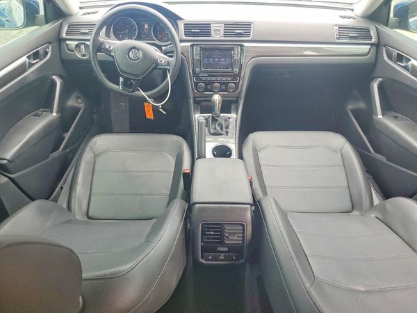 2017 VOLKSWAGEN PASSAT