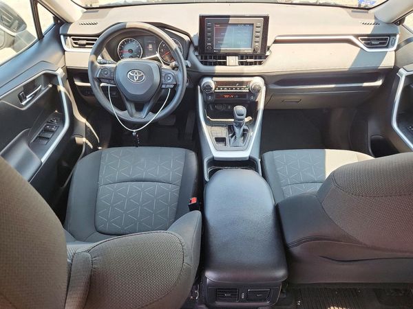 2020 TOYOTA RAV4 XLE