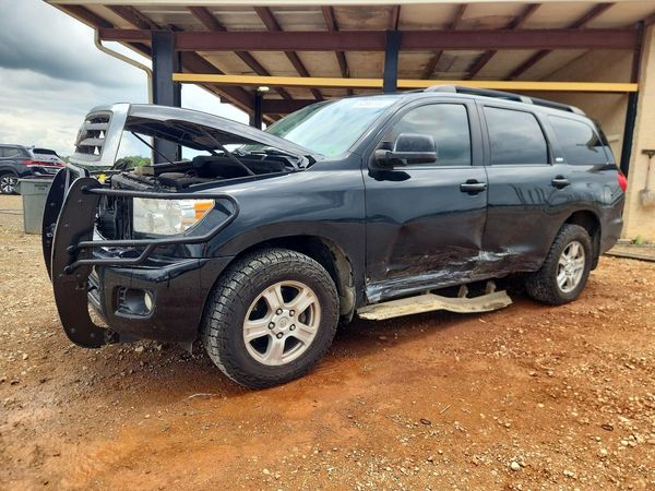 2016 TOYOTA SEQUOIA SR5 Grade