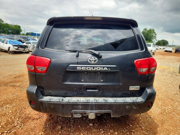 2016 TOYOTA SEQUOIA SR5 Grade