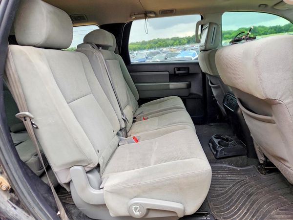 2016 TOYOTA SEQUOIA SR5 Grade