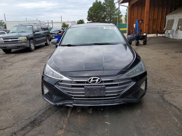 2019 HYUNDAI ELANTRA SE