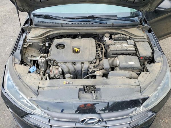 2019 HYUNDAI ELANTRA SE