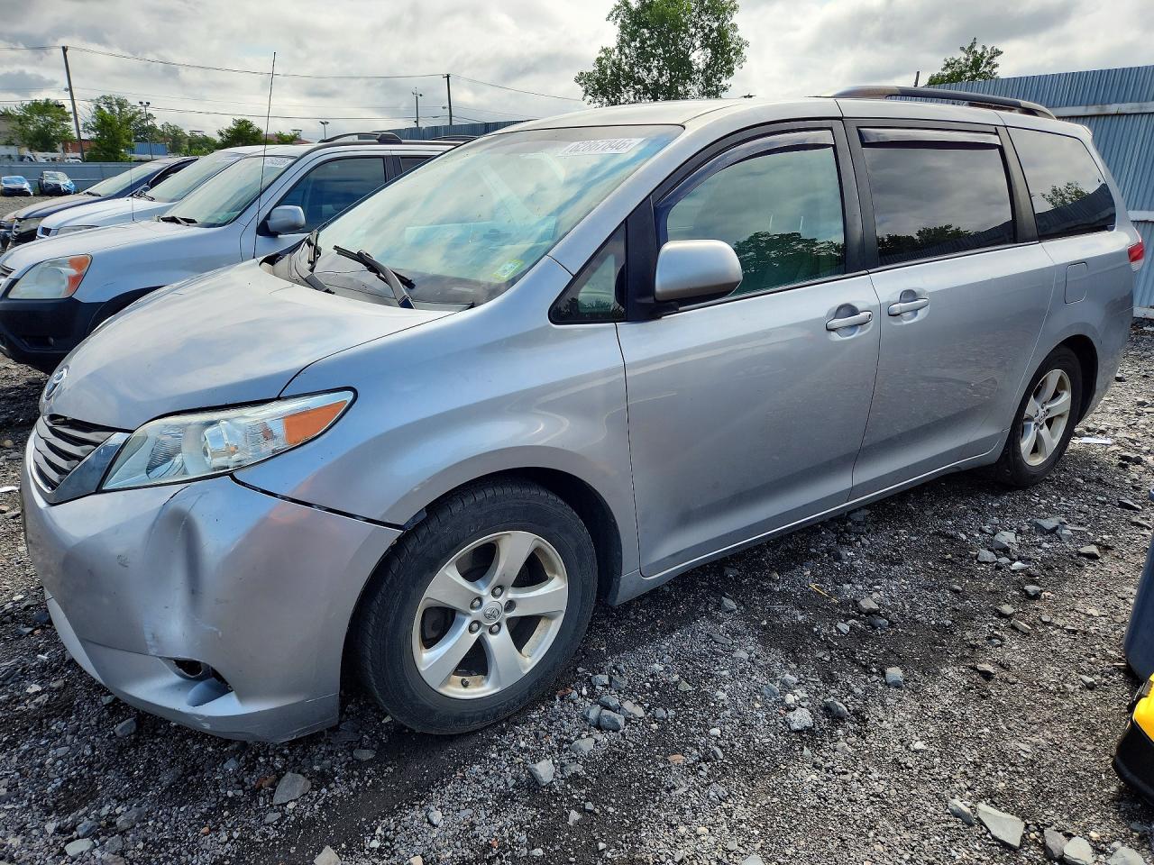 2013 TOYOTA SIENNA