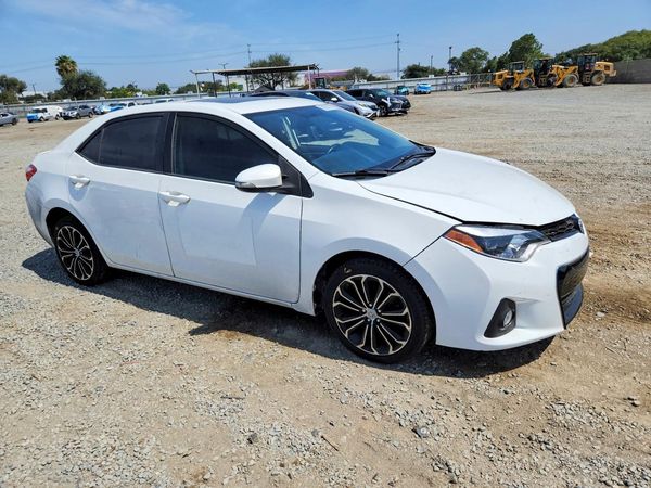 2015 TOYOTA COROLLA