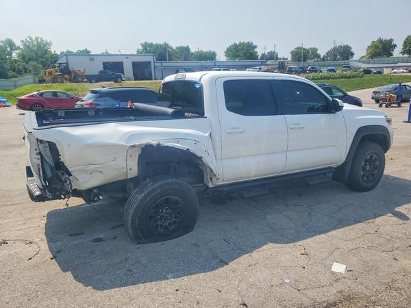 2022 TOYOTA TACOMA SR5