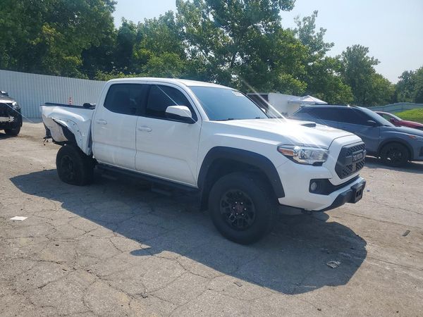 2022 TOYOTA TACOMA SR5
