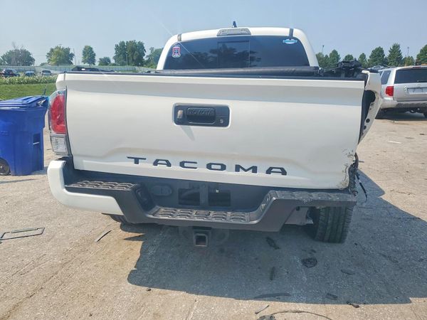 2022 TOYOTA TACOMA SR5