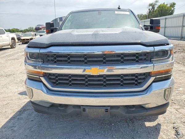 2017 CHEVROLET SILVERADO LT