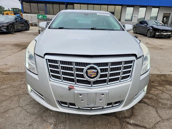 2014 CADILLAC XTS Luxury