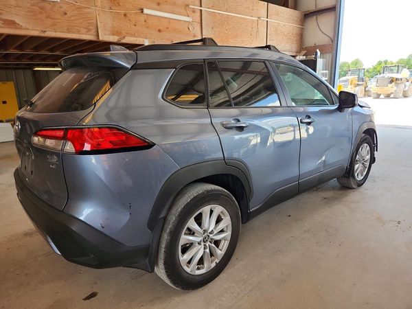 2024 TOYOTA COROLLA CROSS LE