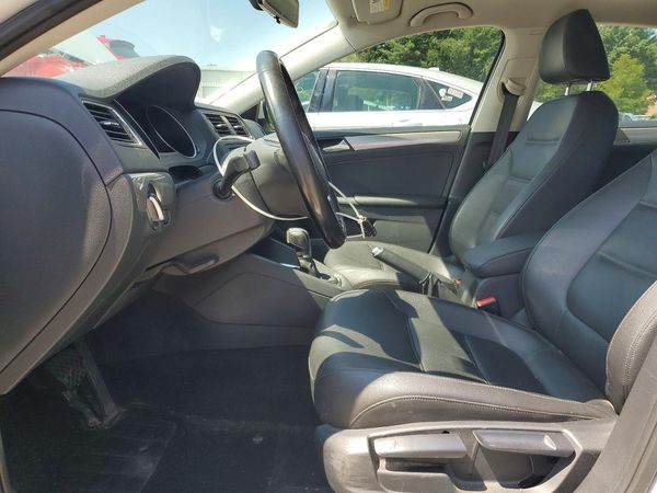 2017 VOLKSWAGEN JETTA SE