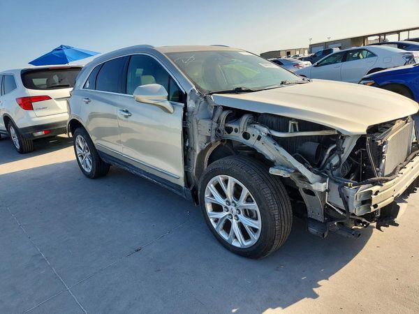 2017 CADILLAC XT5 Luxury