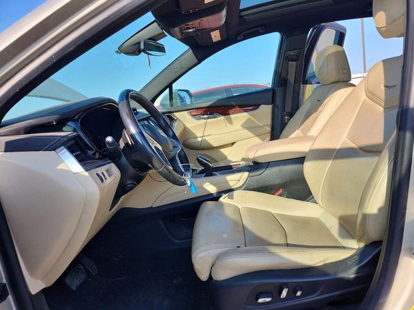 2017 CADILLAC XT5 Luxury