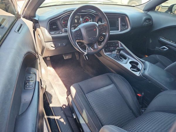 2017 DODGE CHALLENGER SXT