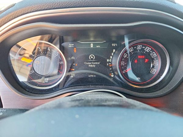 2017 DODGE CHALLENGER SXT