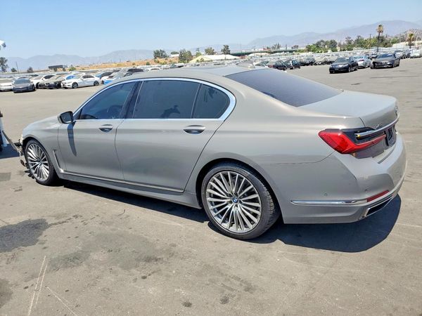 2020 BMW 740