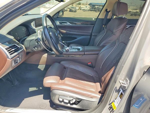 2020 BMW 740