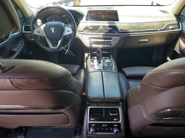 2020 BMW 740