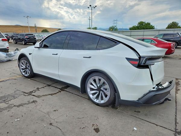 2026 TESLA MODEL Y
