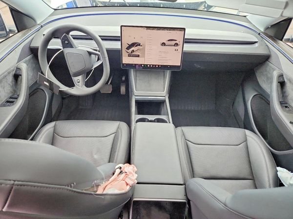 2026 TESLA MODEL Y
