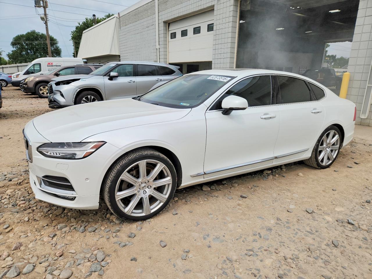 2017 VOLVO S90 Inscription