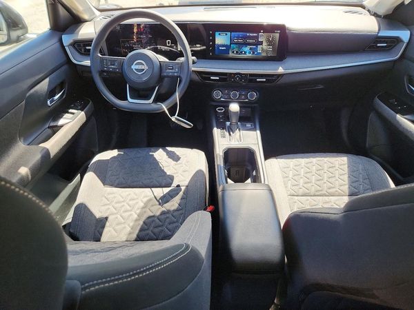 2025 NISSAN KICKS