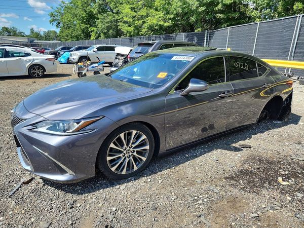 2019 LEXUS ES