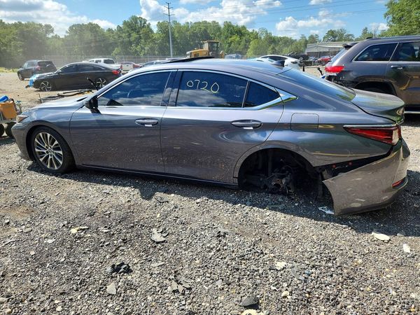 2019 LEXUS ES
