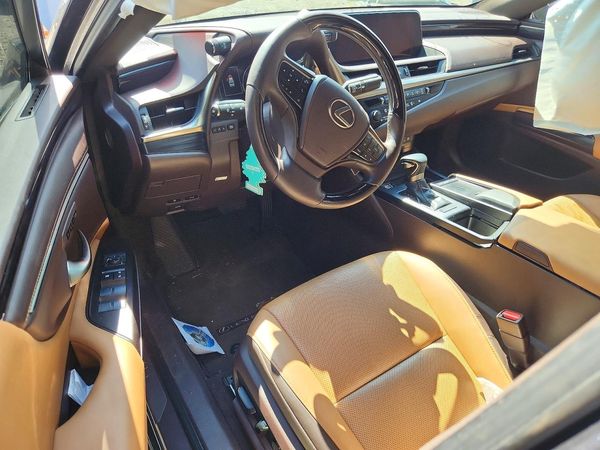 2019 LEXUS ES