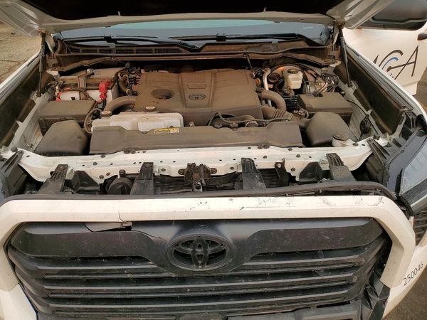 2025 TOYOTA TUNDRA