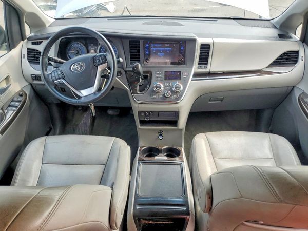 2015 TOYOTA SIENNA