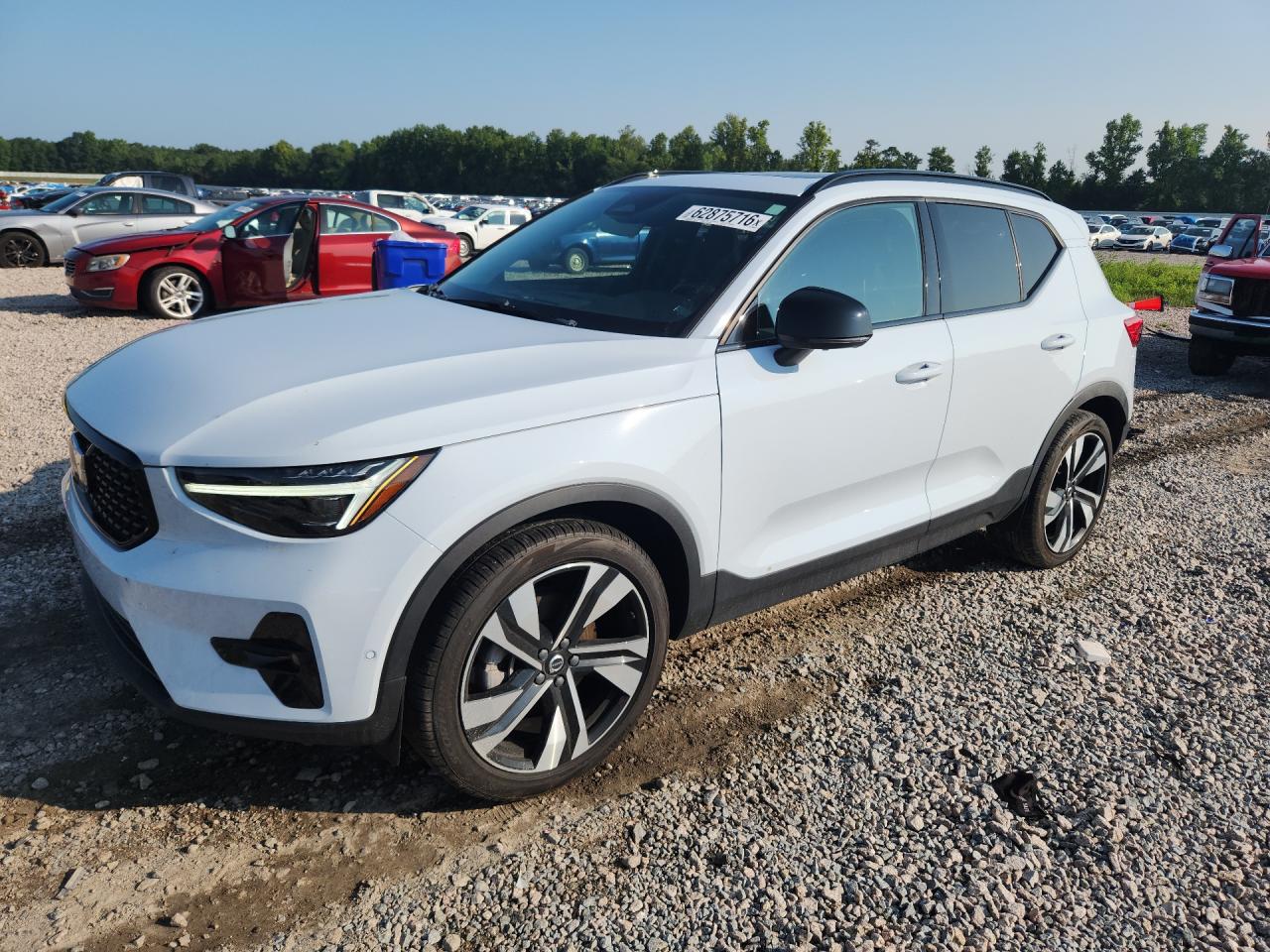 2024 VOLVO XC40 Plus Dark