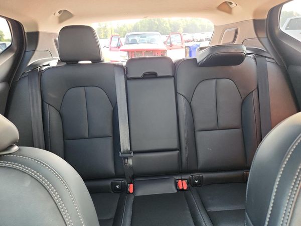 2024 VOLVO XC40 Plus Dark