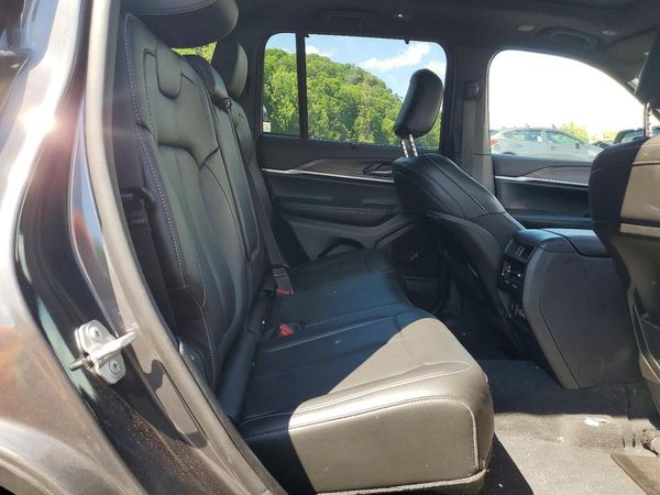 2025 JEEP GRAND CHEROKEE