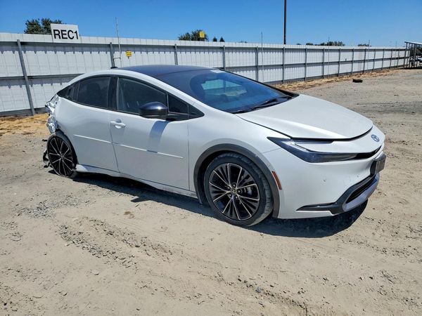 2024 TOYOTA PRIUS
