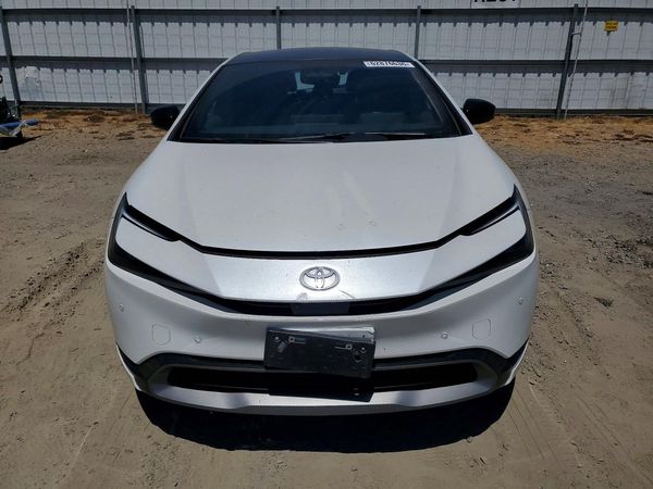 2024 TOYOTA PRIUS