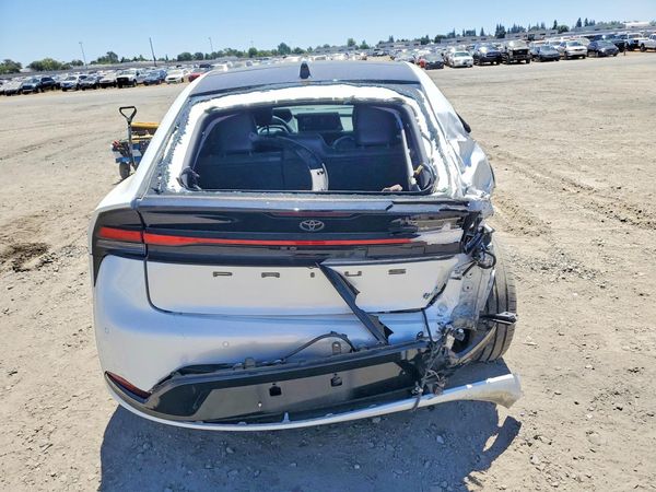 2024 TOYOTA PRIUS
