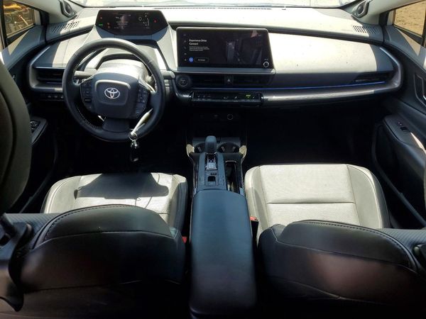 2024 TOYOTA PRIUS