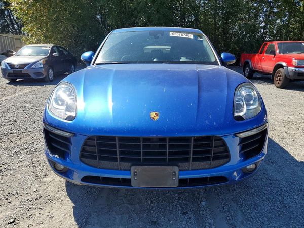 2018 PORSCHE MACAN