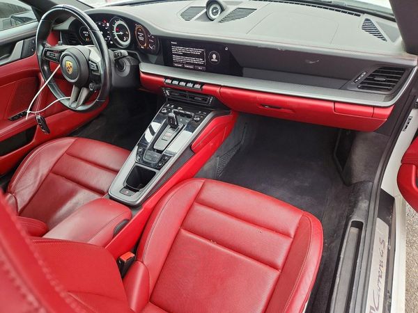 2022 PORSCHE 911