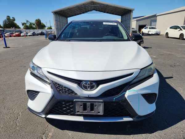 2019 TOYOTA CAMRY XLE/XSE