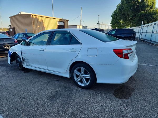 2014 TOYOTA CAMRY